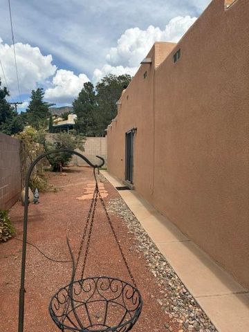 1554 Donette Place NE, Albuquerque, NM 87112