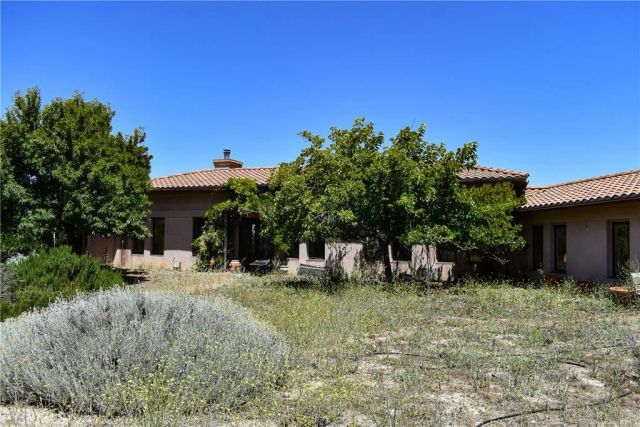 4565 S El Pomar, Templeton, CA 93465