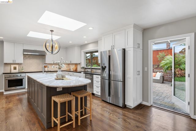 261 Silverado CT, Oakland, CA 94605