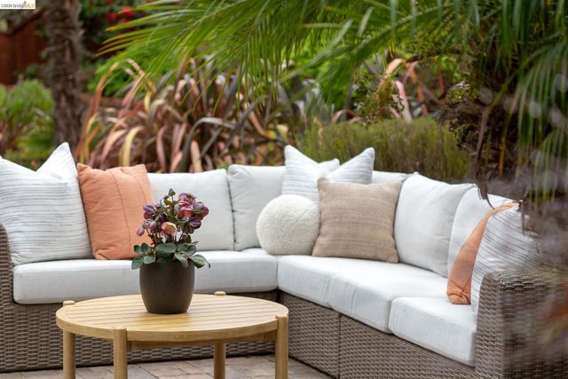 261 Silverado CT, Oakland, CA 94605