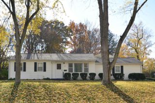 2431 Hillsdale Avenue, Kalamazoo Twp, MI 49006