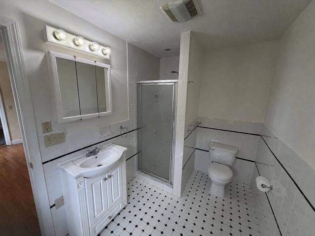 15 Chestnut 2, Stoughton, MA 02072