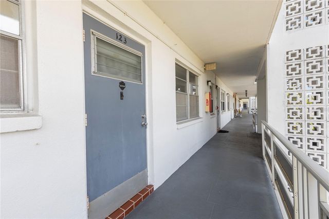 6000 20TH STREET N 123, St Petersburg, FL 33714