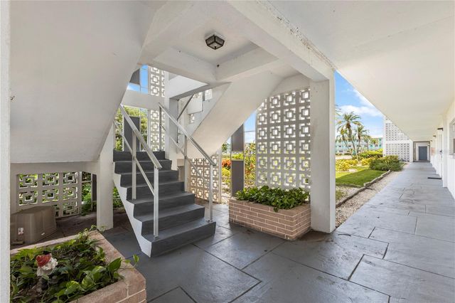 6000 20TH STREET N 123, St Petersburg, FL 33714