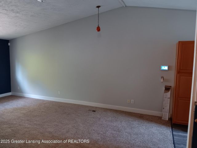 413 E Hodge Avenue, Lansing, MI 48910