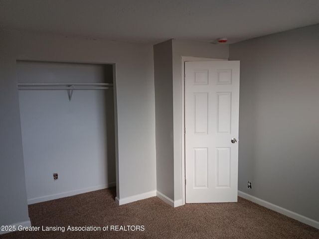 413 E Hodge Avenue, Lansing, MI 48910