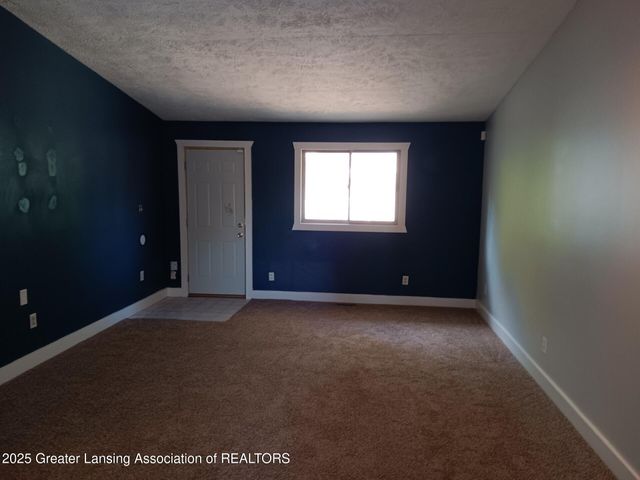 413 E Hodge Avenue, Lansing, MI 48910