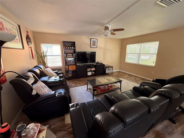 8006 N 10TH STREET, Tampa, FL 33604