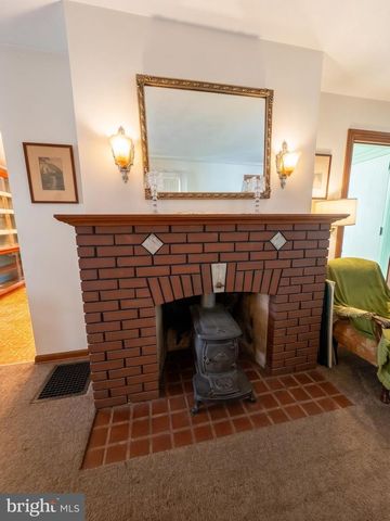 1214 ROTHS CHURCH RD, Spring Grove, PA 17362