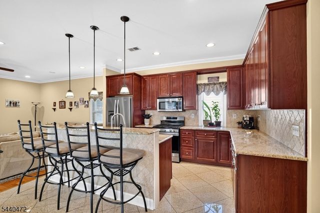 123 Gibson Blvd, Clark Twp., NJ 07066
