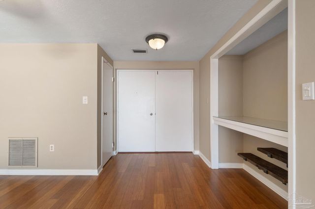 615 Bayshore Dr 806, Pensacola, FL 32507