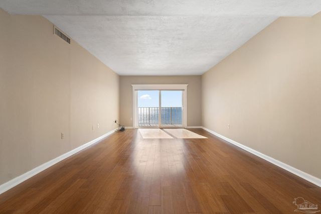 615 Bayshore Dr 806, Pensacola, FL 32507