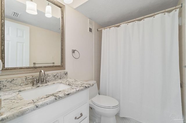 615 Bayshore Dr 806, Pensacola, FL 32507