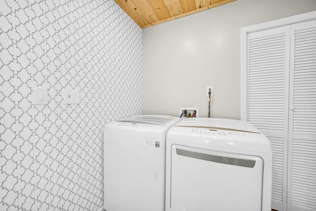 1006 W 21st Street, La Porte, IN 46350