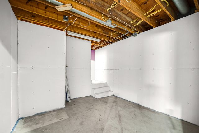 1006 W 21st Street, La Porte, IN 46350