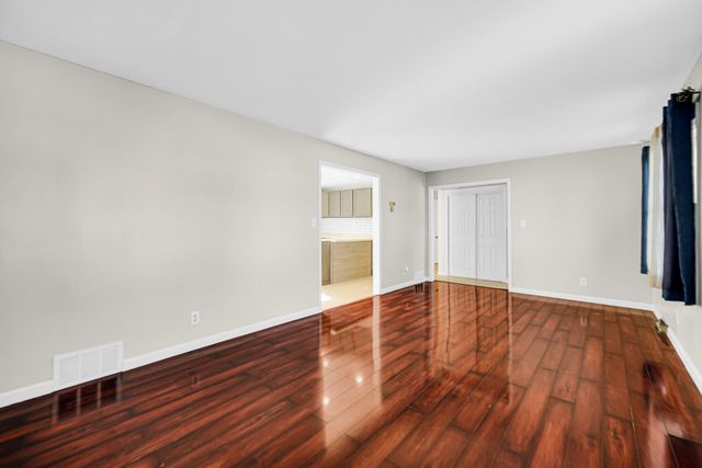 1006 W 21st Street, La Porte, IN 46350