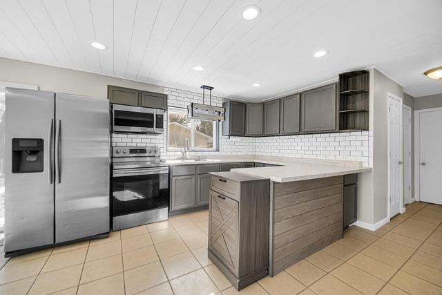 1006 W 21st Street, La Porte, IN 46350