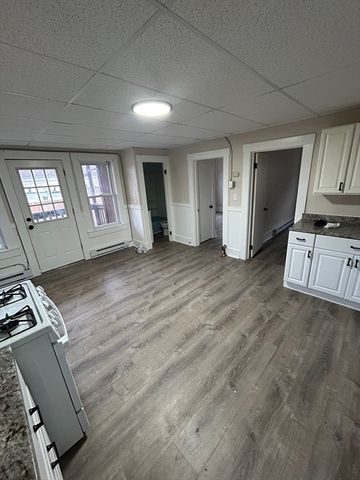 45 River St 3, Southbridge, MA 01550