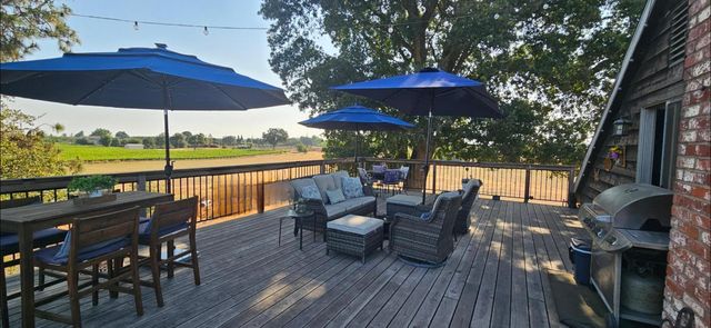 20822 Disch Rd, Lockeford, CA 95237
