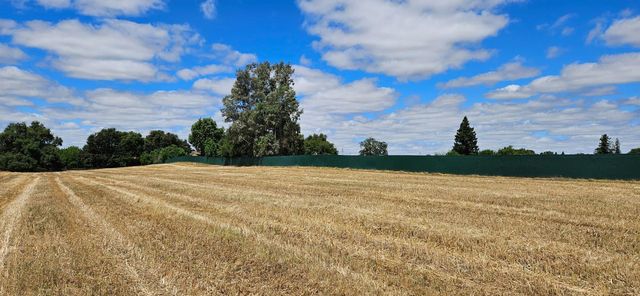 20822 Disch Rd, Lockeford, CA 95237