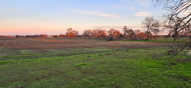 20822 Disch Rd, Lockeford, CA 95237