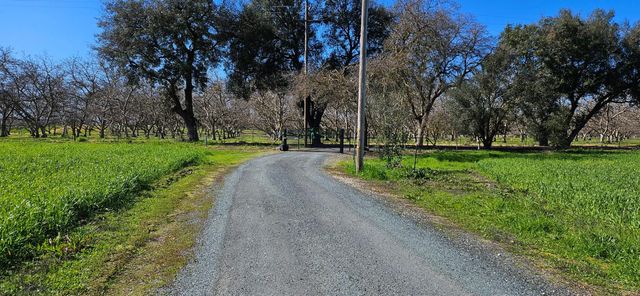 20822 Disch Rd, Lockeford, CA 95237