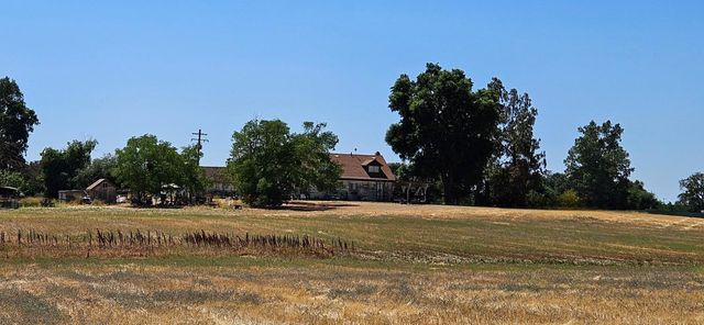 20822 Disch Rd, Lockeford, CA 95237