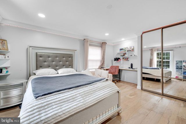 10904 GAINSBOROUGH RD, Potomac, MD 20854