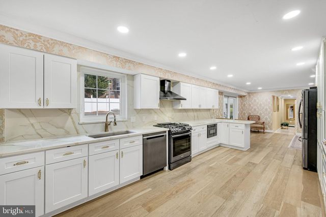 10904 GAINSBOROUGH RD, Potomac, MD 20854