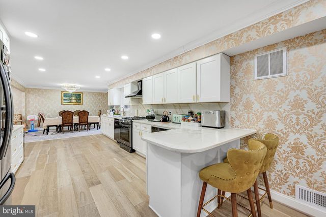 10904 GAINSBOROUGH RD, Potomac, MD 20854