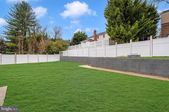 10904 GAINSBOROUGH RD, Potomac, MD 20854