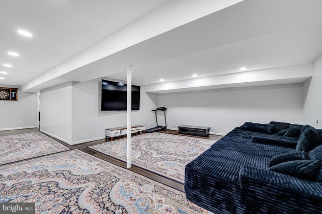 10904 GAINSBOROUGH RD, Potomac, MD 20854