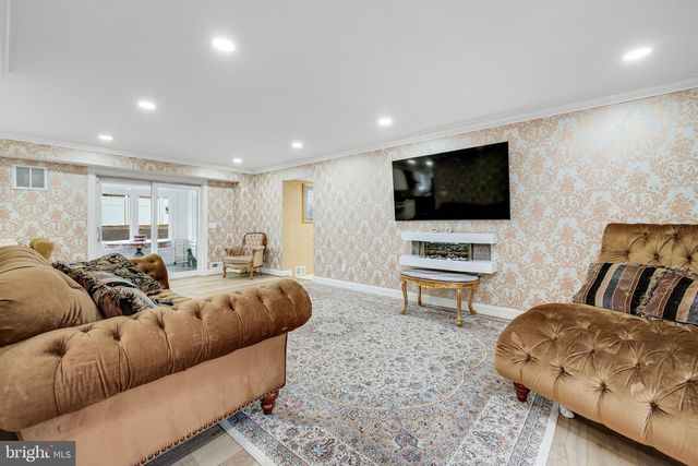 10904 GAINSBOROUGH RD, Potomac, MD 20854