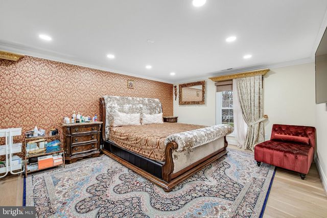 10904 GAINSBOROUGH RD, Potomac, MD 20854