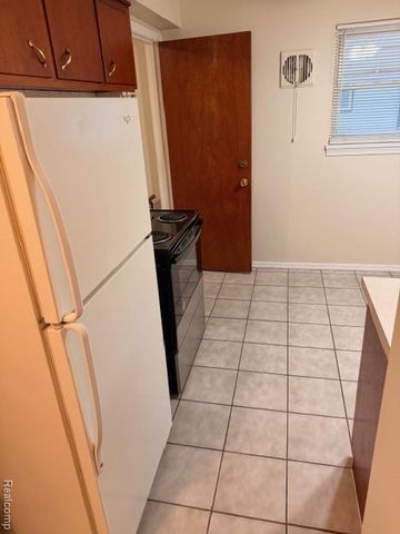 17637 Prospect Street, Melvindale, MI 48122