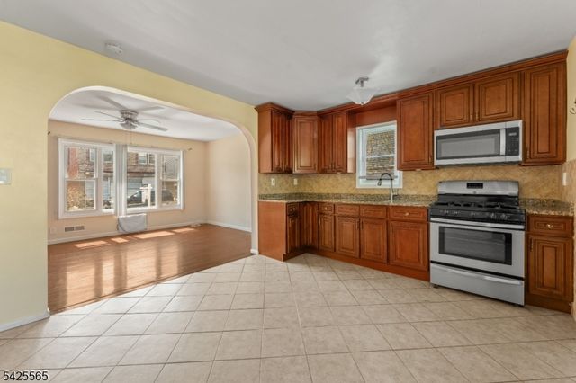 60 Hammond Ave, Passaic City, NJ 07055