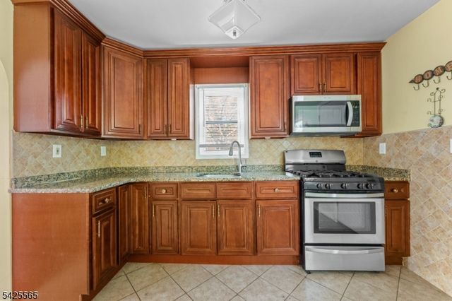 60 Hammond Ave, Passaic City, NJ 07055