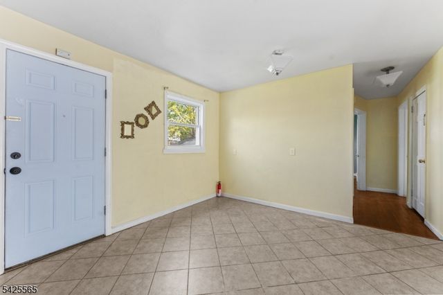 60 Hammond Ave, Passaic City, NJ 07055