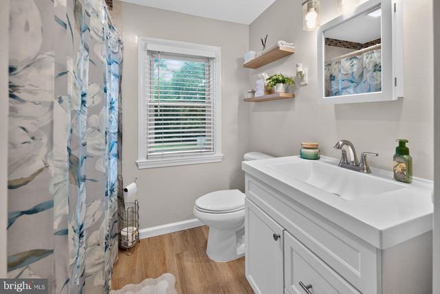 68 NEW RD, Southampton, PA 18966