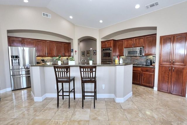 8205 MADRONE St, Elverta, CA 95626