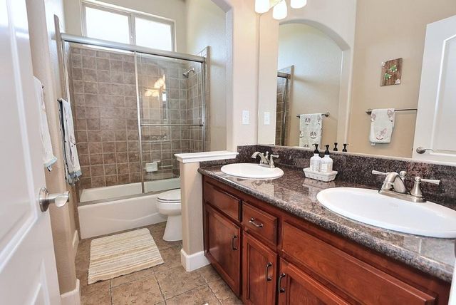 8205 MADRONE St, Elverta, CA 95626