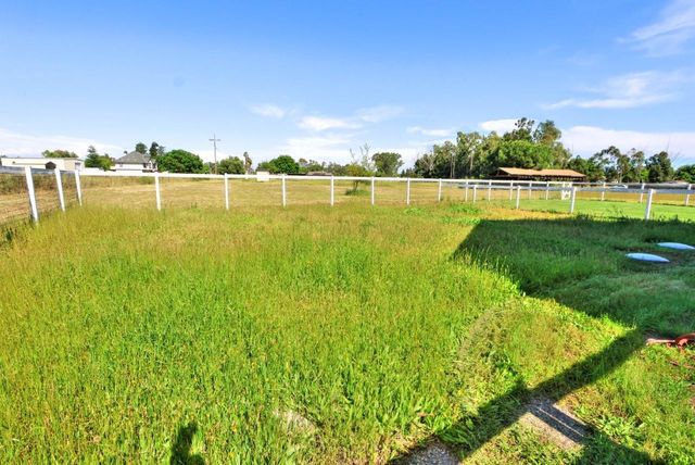 8205 MADRONE St, Elverta, CA 95626