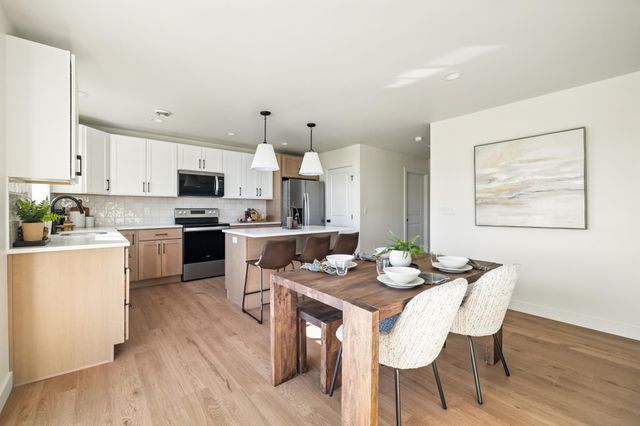 3848 Prairie Drive S, Moorhead, MN 56560