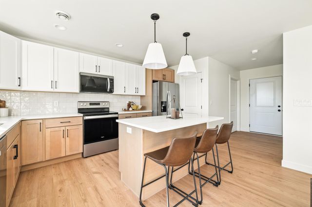 3848 Prairie Drive S, Moorhead, MN 56560