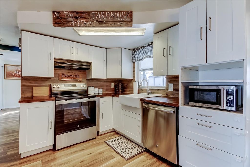 Image 11 of property listing at 3142 MERITA DRIVE, Holiday, FL 34691