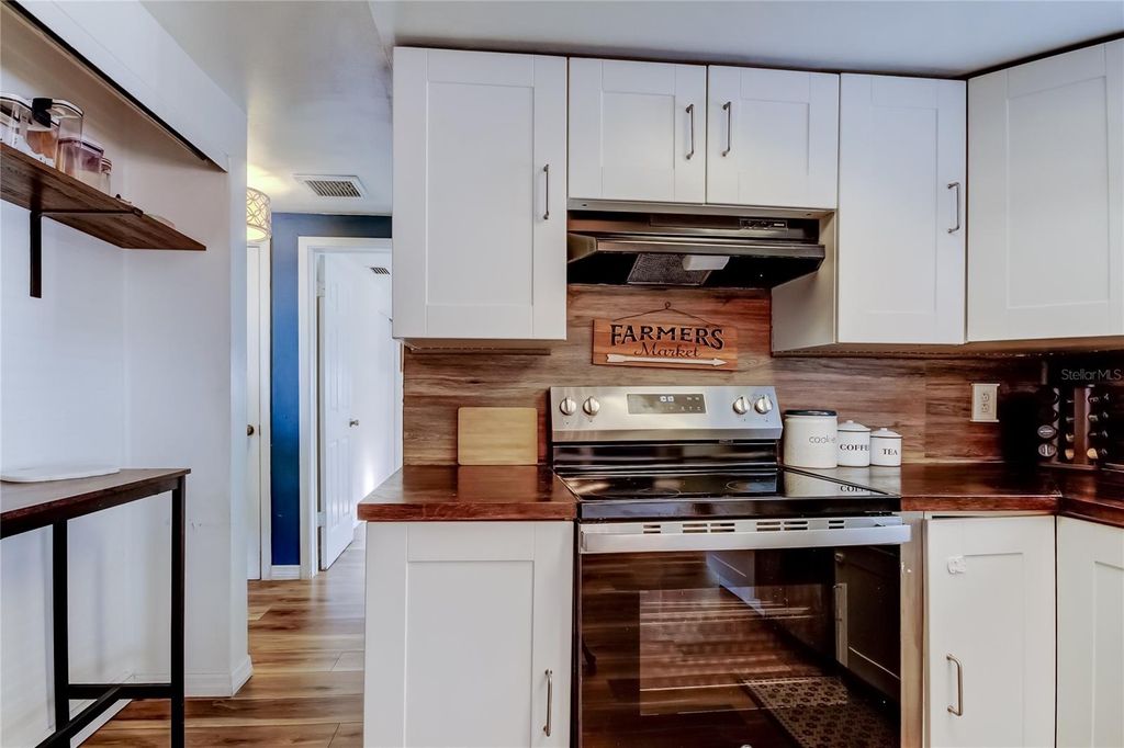 Image 12 of property listing at 3142 MERITA DRIVE, Holiday, FL 34691