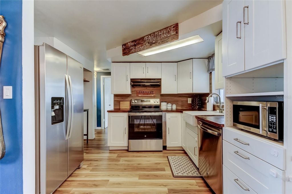 Image 10 of property listing at 3142 MERITA DRIVE, Holiday, FL 34691