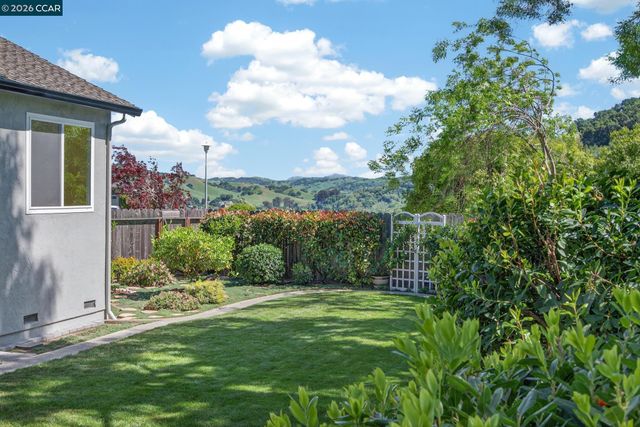 2134 Whippoorwill Ct, Pinole, CA 94564