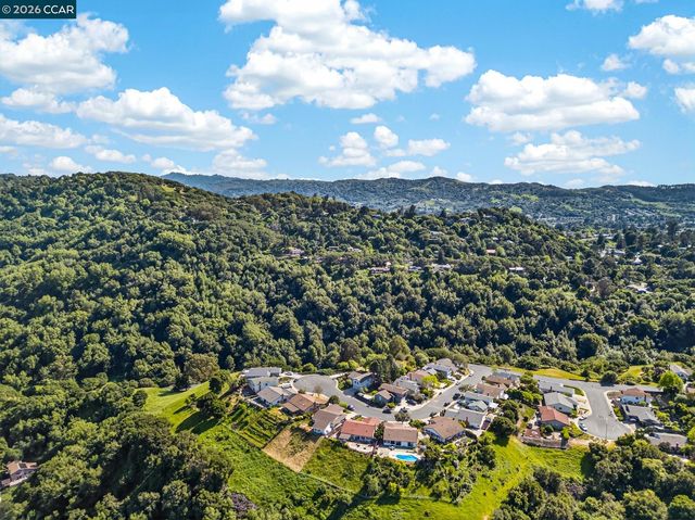 2134 Whippoorwill Ct, Pinole, CA 94564