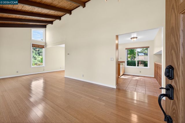 2134 Whippoorwill Ct, Pinole, CA 94564